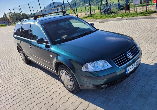 Volkswagen Passat cena 5999 przebieg: 430000, rok produkcji 2002 z Grybów małe 326